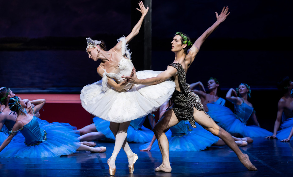 Szene aus dem Ballett "Die Möwe" an der Hamburgischen Staatsoper