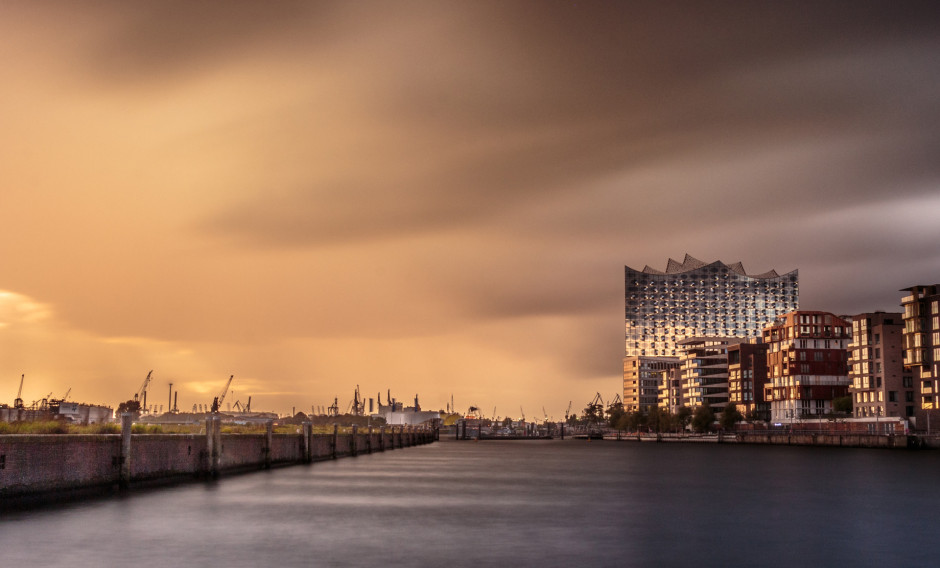 Hamburg Blick auf die Elbphilharmonie