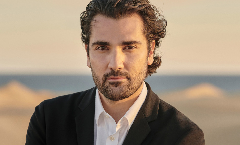 Portrait des Tenors Jonathan Tetelman