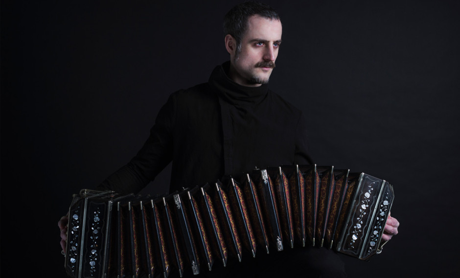 Omar Massa Portrait des Bandeonisten Omar Massa