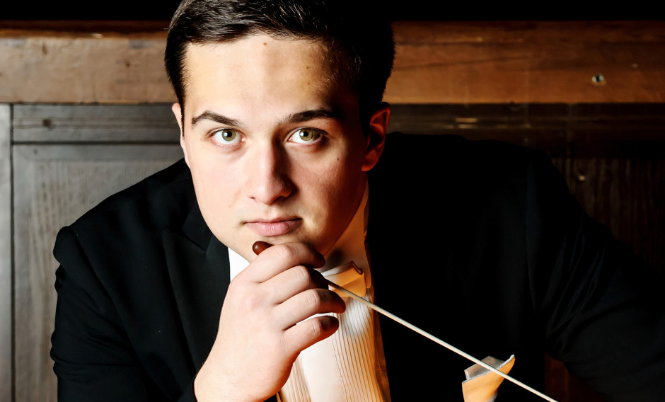 Portrait des Dirigenten Timur Zangiev      
