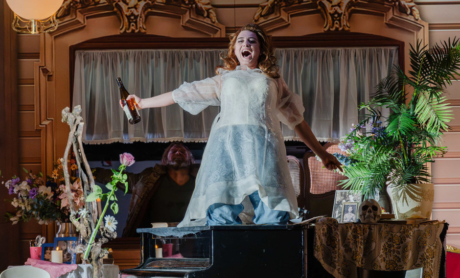 Leipzig Szene aus "Pique Dame" an der Oper Leipzig