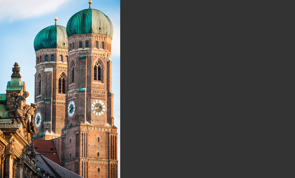 Die Türme der Frauenkirche in München   
