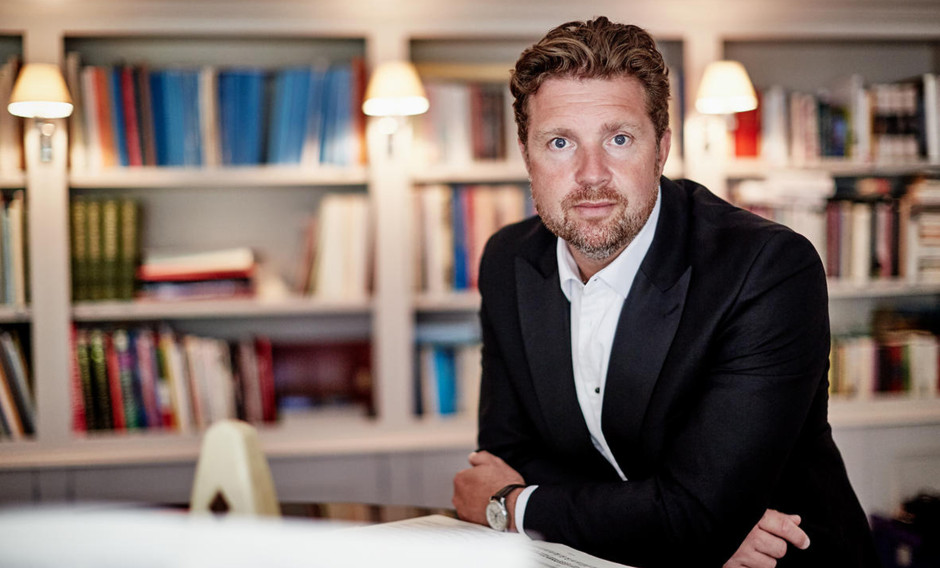 05: Portrait des Dirigenten Jeremy Ovenden    