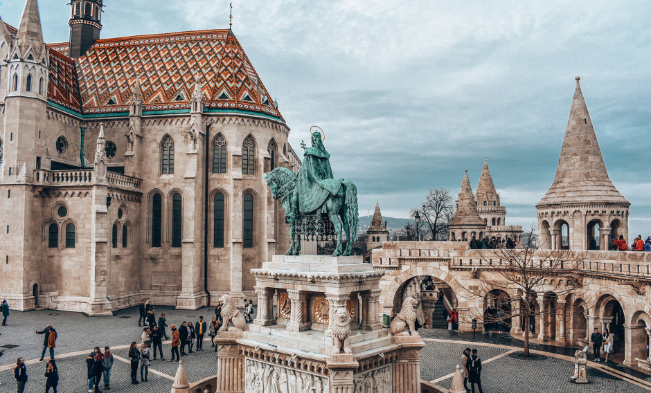 Budapest Dreifaltigkeitsplatz mit Matthiaskirche in Budapest