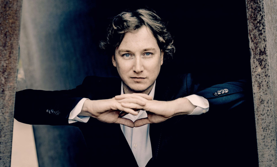 Portrait des Dirigenten Maxim Emelyanychevc