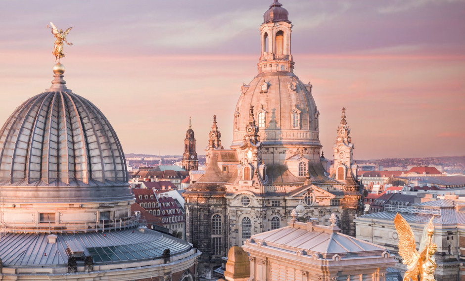 Blick über die Dächer von Dresden mit Frauenkirche
