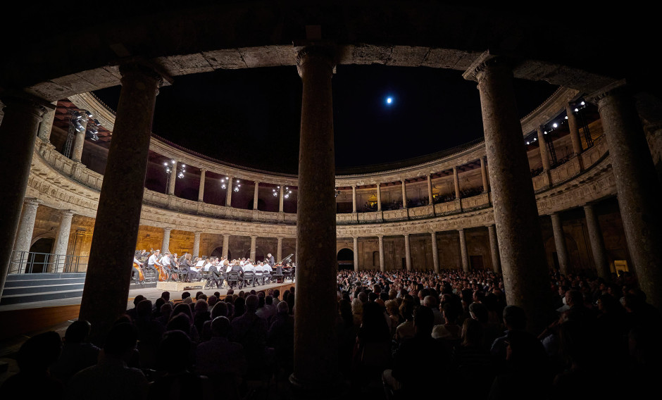 Der Palacio de Carlos V bei einer Aufführung im Rahmen des Granada Festivals