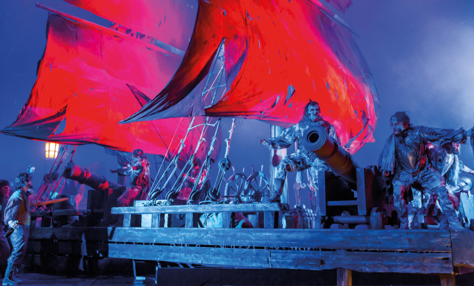 Szene aus "Der fliegende Holländer" an der Oper Leipzig