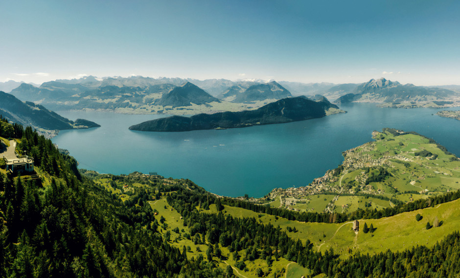 Vierwaldstättersee, Stanserhorn, Bürgenstock und Pilatus 06: Panoramabild von der Rigi aus mit Vierwaldstättersee, Stanserhorn, Bürgenstock und Pilatus im Hintergrund
