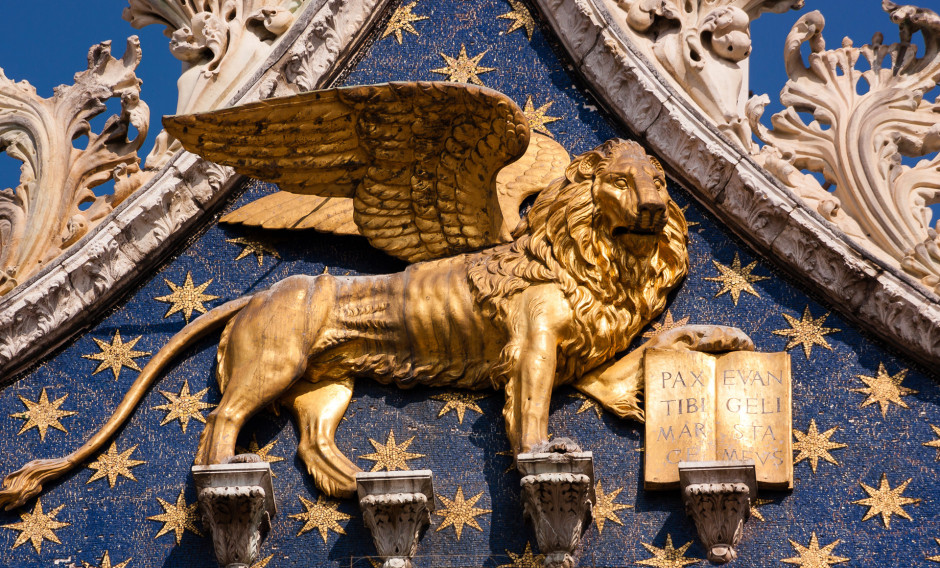 Venedig Goldener Löwe an der Markusbasilika in Venedig