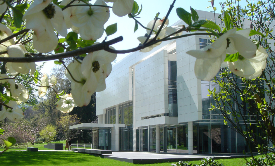 Blick auf das Museum Frieda Burda in Baden-Baden im Frühling