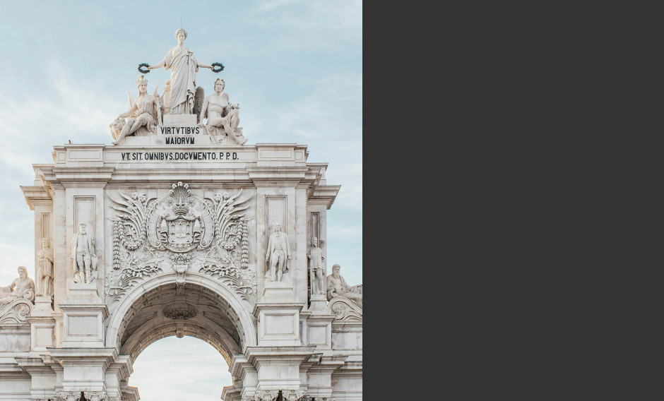 Der Triumphbogen in Lissabon