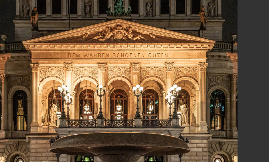 Fassade der Alten Oper in Frankfurt   