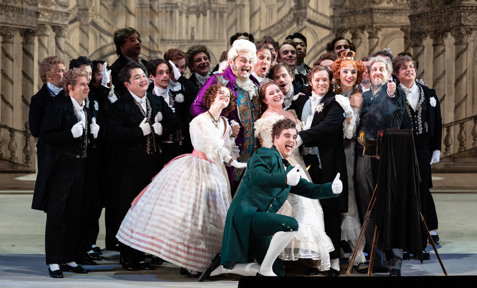 Szene aus "La Cenerentola" an der Bayerischen Staatsoper München