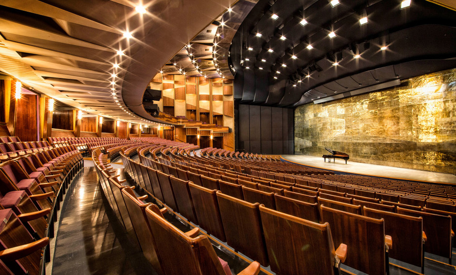 Festspielhaus Salzburg Zuschauerraum und Bühne im Großen Festspielhaus Salzburg