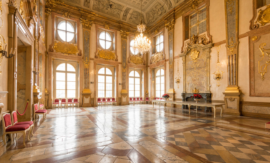 Blick in den Marmorsaal von Schloss Mirabell in Salzburg