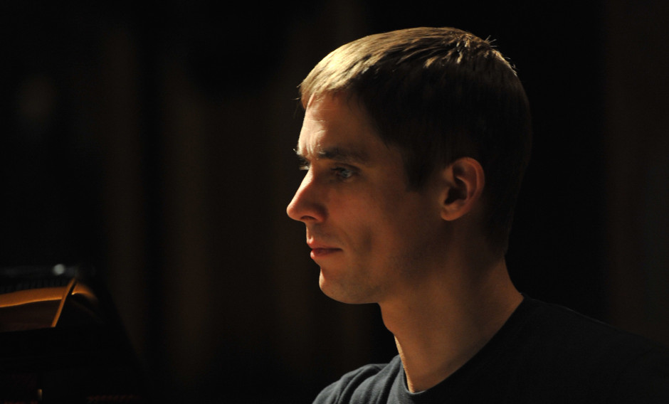 Portrait des Pianisten Cédric Tiberghien