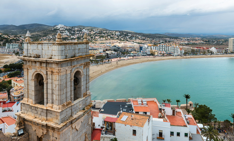Blick über Valencia auf die Meeresbucht