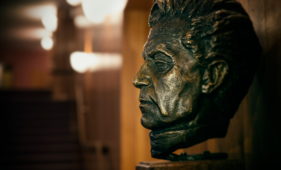 Herbert von Karajan Büste von Herbert von Karajan im Festspielhaus Salzburg