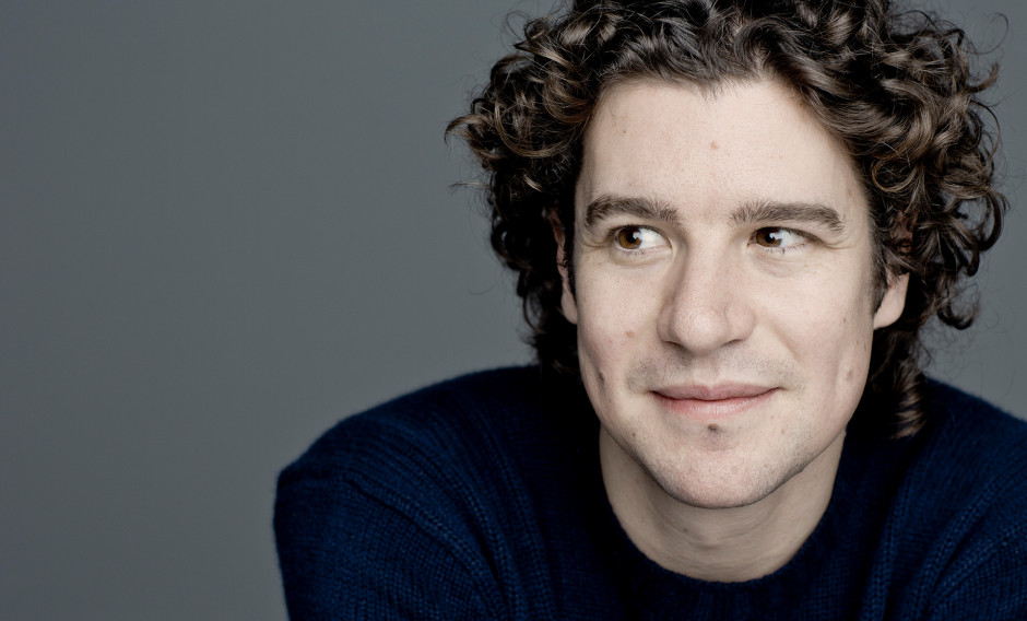 Portrait des Dirigenten Robin Ticciati