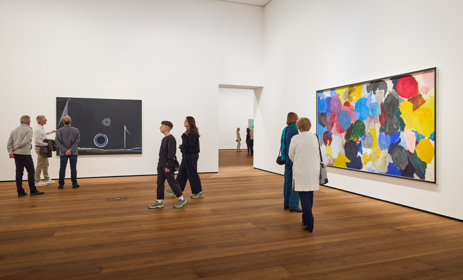 09 Wiesbaden, mre, Museum Reinhard Ernst, Besucher:innen, 2024: 