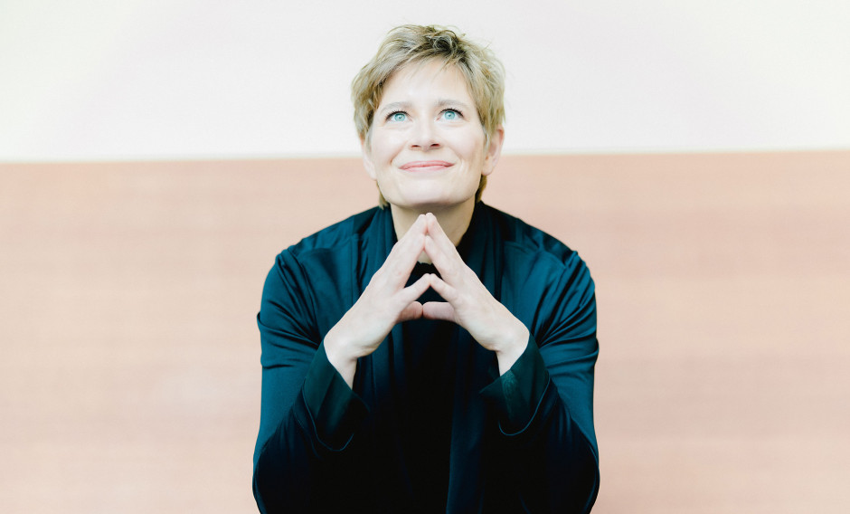 Portrait der Dirigentin Anja Bihlmaier