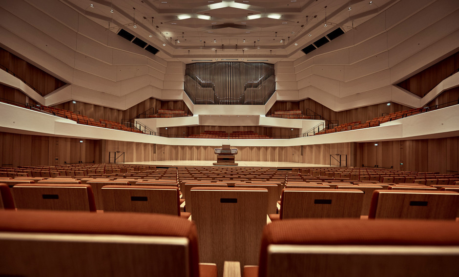 10 Dresden, Kulturpalast: 