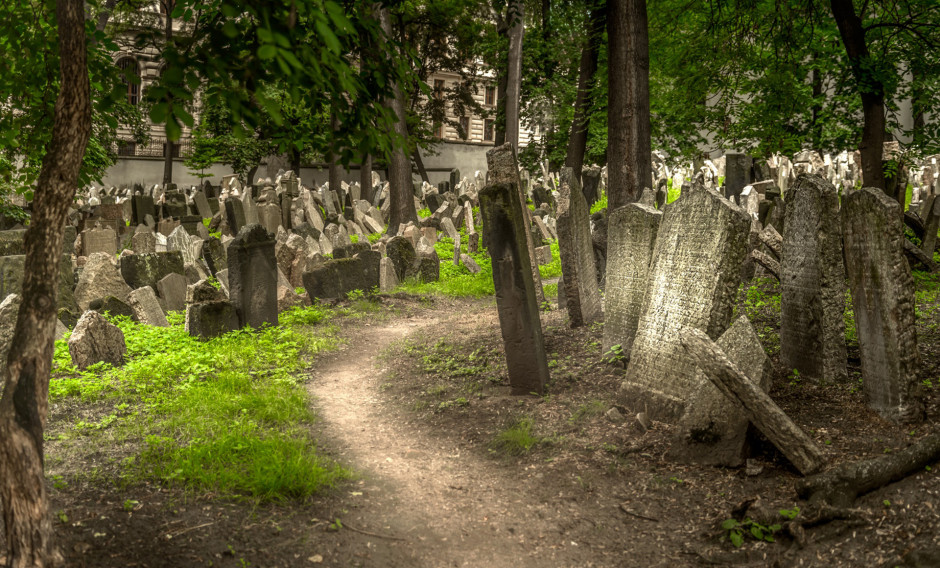 10 Prag, Alter Friedhof: 