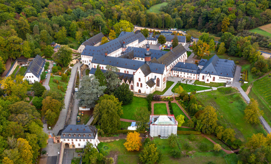 10 RMF, Eltville am Rhein, Kloster Eberbach, Luftaufnahme: Stiftung Kloster Eberbach: