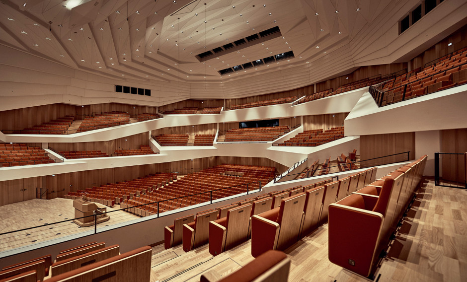 11 Dresden, Kulturpalast: 