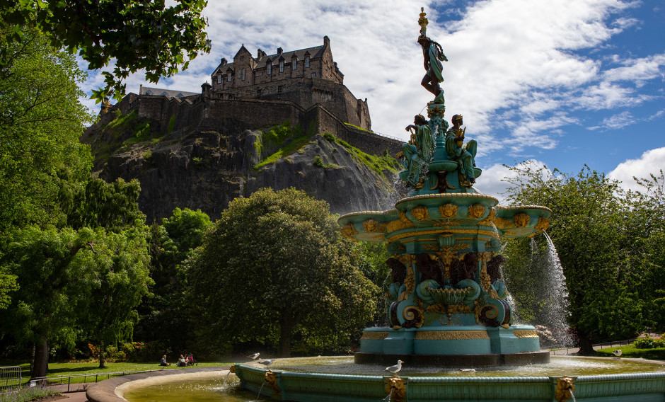 11 Edinburgh, Ross Fountain: 