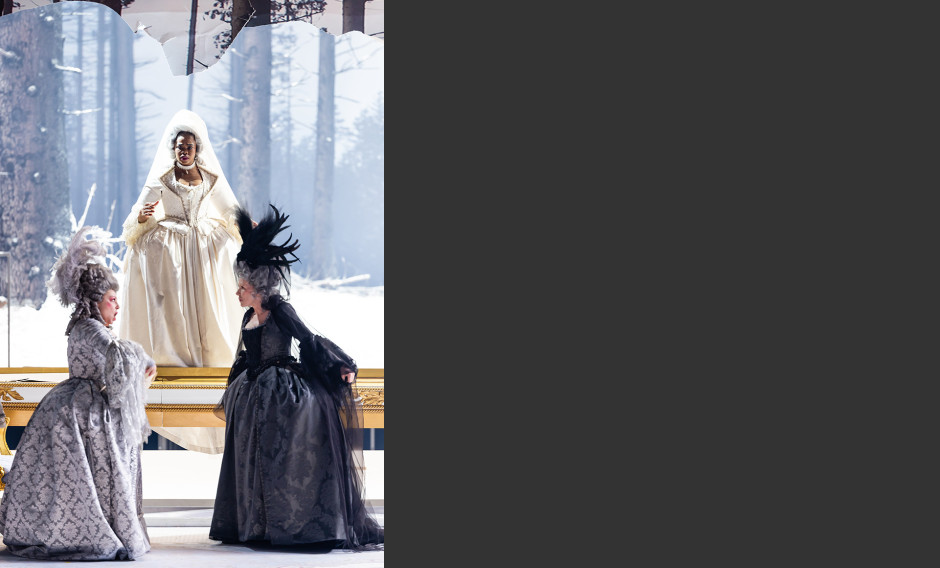 Szene aus "La Fille du régiment" an der Bayerischen Staatsoper   
