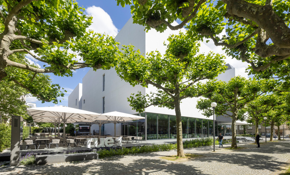 11 Wiesbaden, mre, Museum Reinhard Ernst, Außenaufnahme, 2024: 