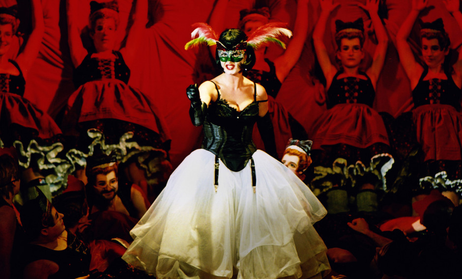 12 Dresden, Semperoper, Szene aus "Die Fledermaus": 