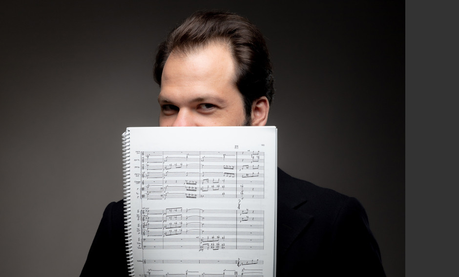 Portrait des Dirigenten Petr Popelka  