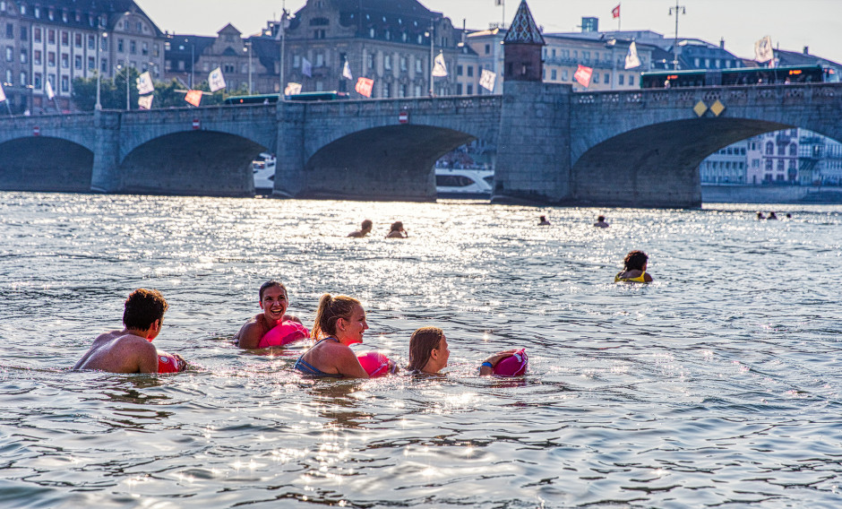 15 Basel, Rheinschwimmen: 