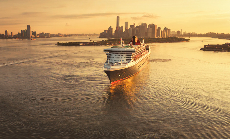 Abfahrt der Queen Mary 2 in New York
