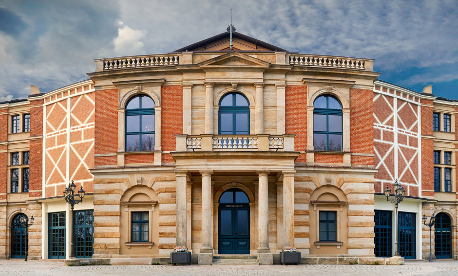 16 Bayreuth, Festspielhaus: 