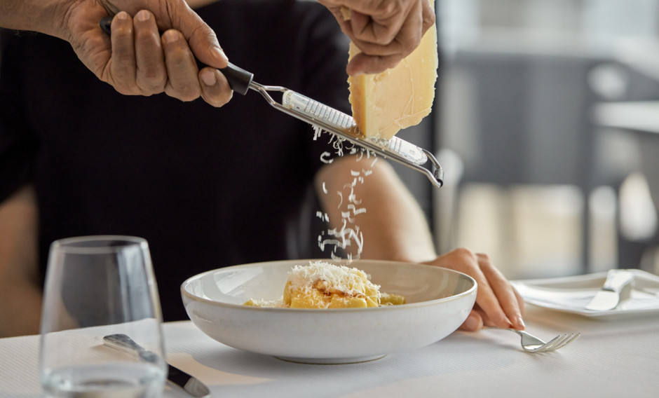 18 Explora I, Astern, Food: EXPLORA I/Meer & Musik: