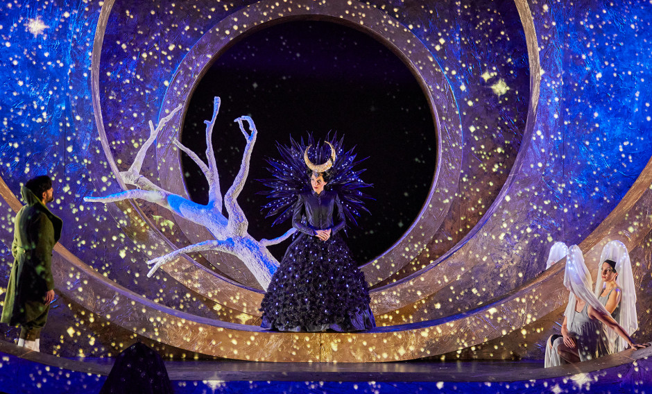 Teaser Panorama Regensburg, Schlossfestspiele, Szene aus "Die Zauberflöte": 