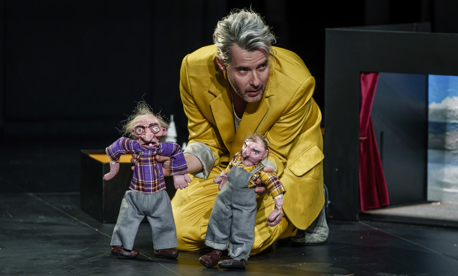 Teaser Panorama, Theater Basel, Szene aus "Das Rheingold": 