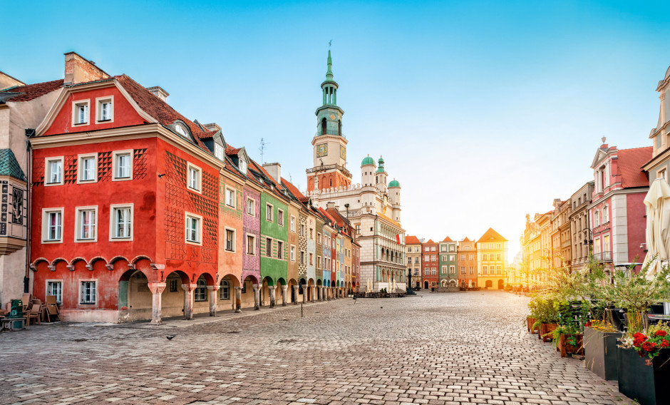 Posen Alter Markt und Rathaus in Posen bei Sonnenschein