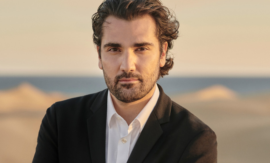 Portrait des Tenors Jonathan Tetelman