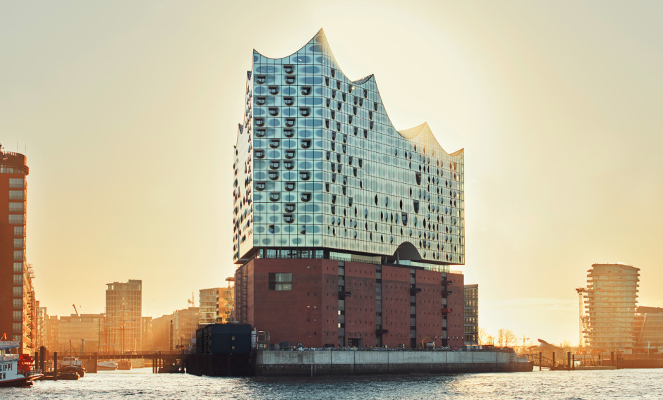 Blick auf die Elbphilharmonie in Hamburg