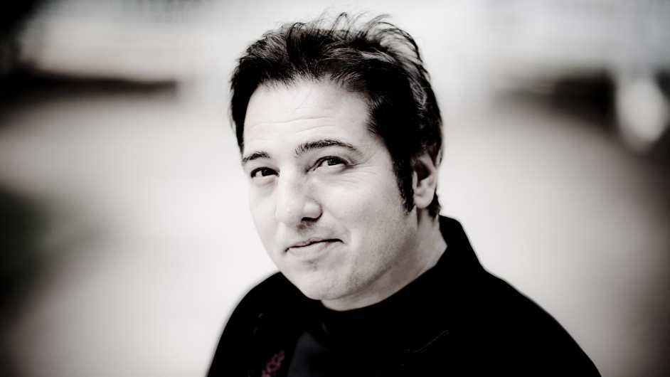 Portrait des Pianisten und Komponisten Fazil Say