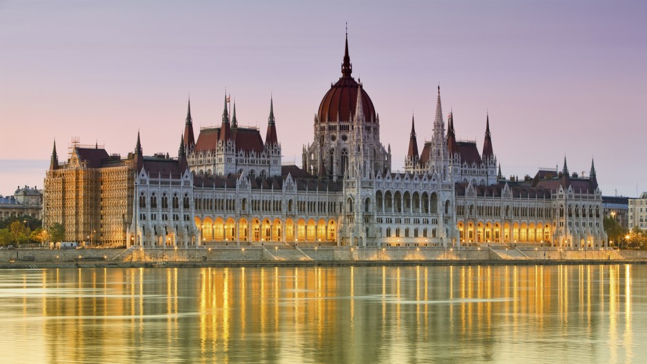 Blick auf das Ungarische Parlament in Budapest