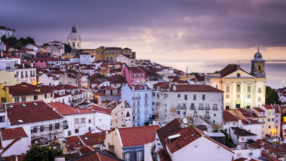 Blick über das Viertel Alfama in Lissabon 